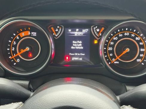 Used 2023 Jeep Gladiator Sport AWD/4WD image 25
