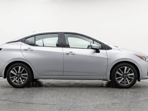 Used 2025 Nissan Versa SV FWD image 11