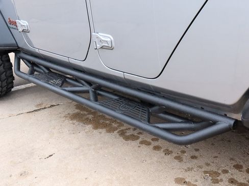 Used 2020 Jeep Gladiator Mojave image 19