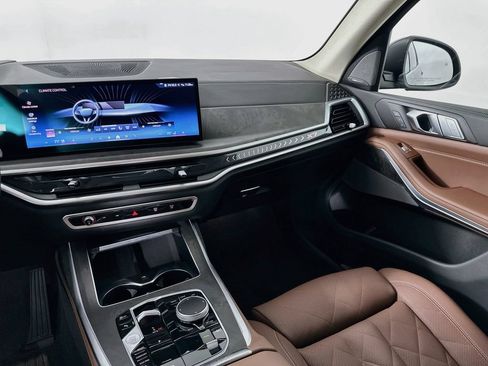 Used 2026 BMW X7 xDrive40i w/ Premium Package AWD/4WD image 24