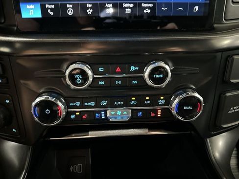 Used 2025 Ford F150 Lariat w/ Equipment Group 501A Mid image 20