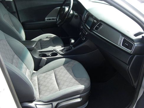 Used 2019 Kia Niro LX FWD image 17