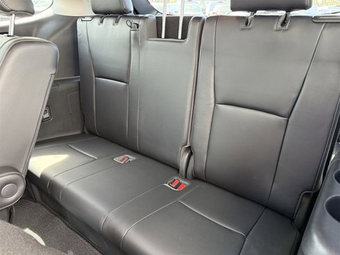 Used 2020 Toyota Highlander Limited image 17