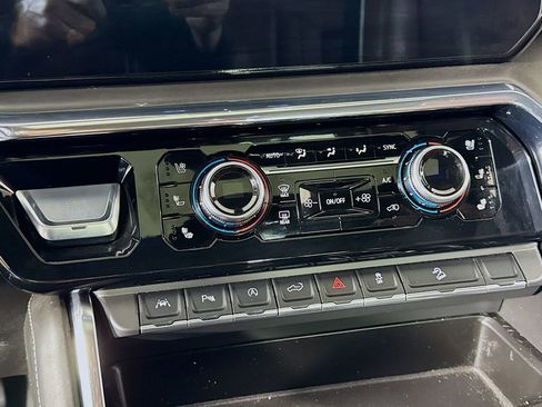 Used 2024 GMC Sierra 3500 Denali Ultimate image 22