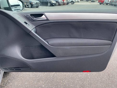 Used 2011 Volkswagen Golf 2-Door FWD image 23