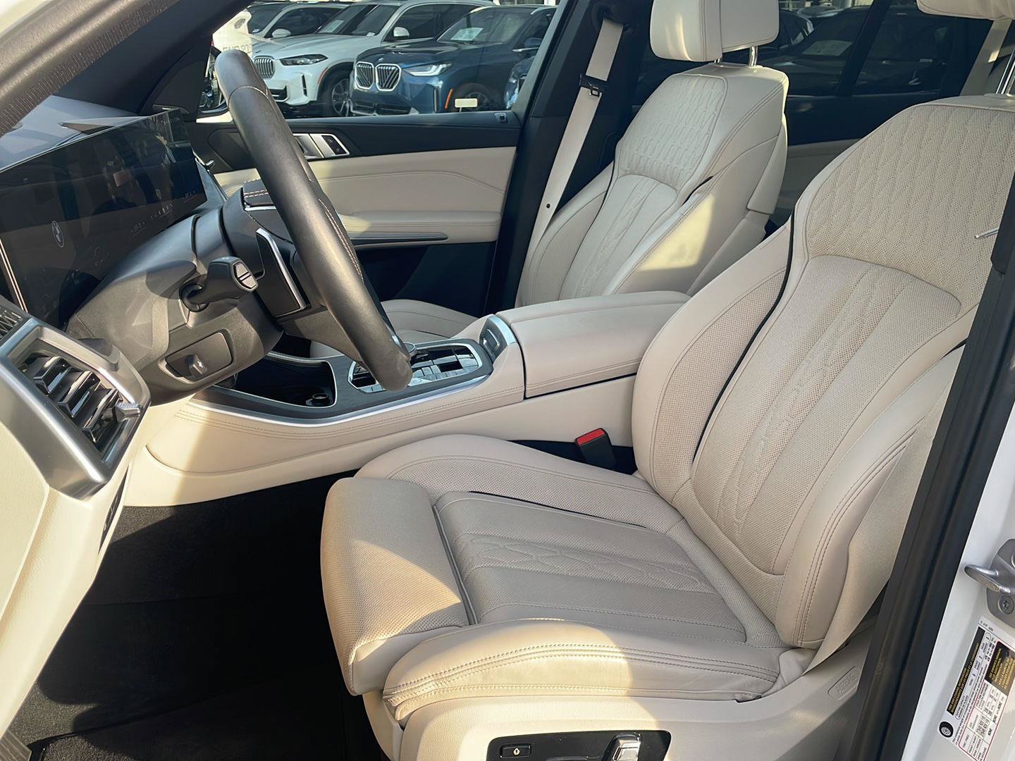 Used 2025 BMW X5 sDrive40i RWD image 2