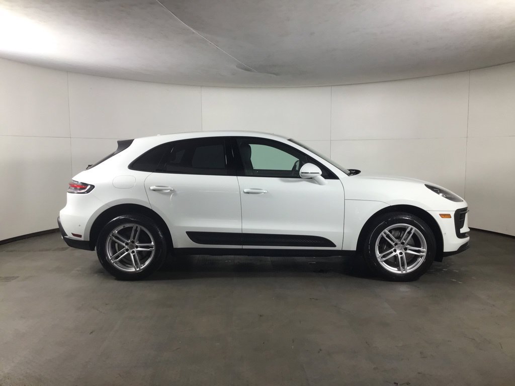Certified 2023 Porsche Macan Turbo AWD/4WD image 8
