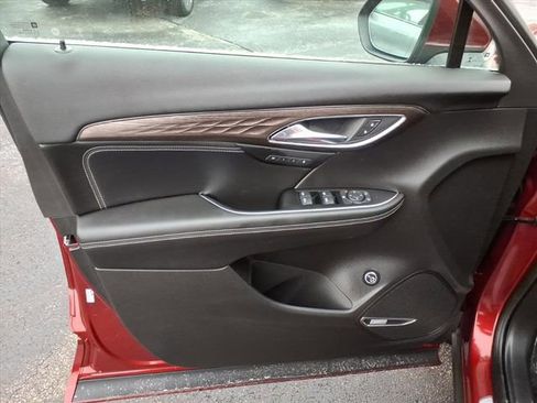 Used 2023 Buick Envision Avenir image 27