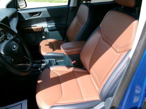 Used 2023 Ford Maverick Lariat w/ Lariat Luxury Package FWD image 7
