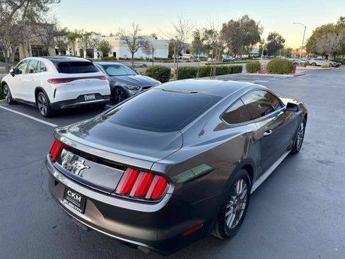 Used 2017 Ford Mustang V6 image 11