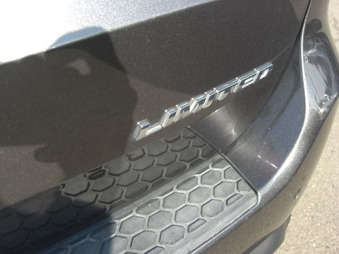 Used 2016 Dodge Durango Limited w/ Nav & Power Liftgate Group image 13