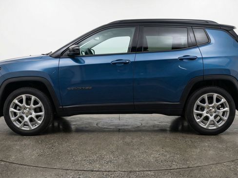 Used 2025 Jeep Compass Limited image 5