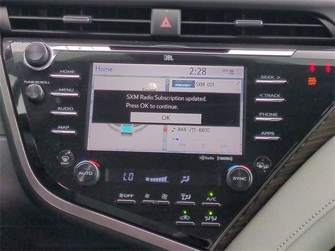 Used 2020 Toyota Camry XLE image 19