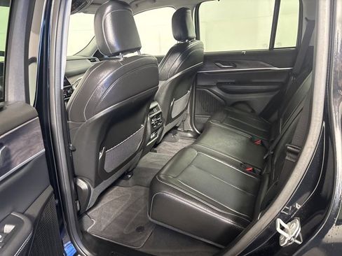 Certified 2023 Jeep Grand Cherokee Limited w/ Luxury Tech Group II image 21