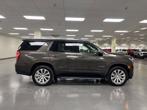 Used 2021 Chevrolet Tahoe Premier w/ Premium Package image 8