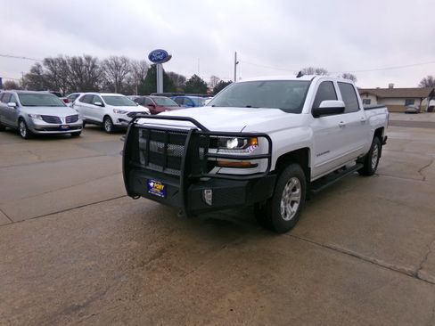 Used 2018 Chevrolet Silverado 1500 LT w/ All Star Edition image 7
