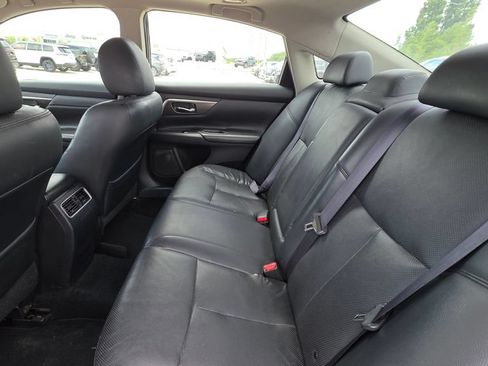 Used 2015 Nissan Altima 2.5 SL w/ Technology Package FWD image 13