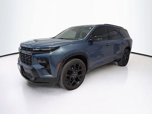 Certified 2025 Chevrolet Traverse RS w/ LPO, Floor Liner Package image 3