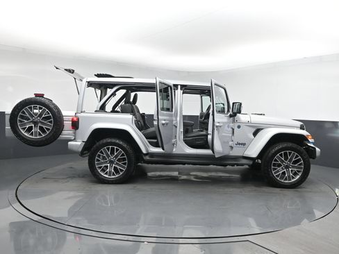 Used 2024 Jeep Wrangler High Altitude AWD/4WD image 26