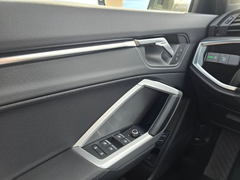 Certified 2025 Audi Q3 2.0T Premium w/ Convenience Package image 28