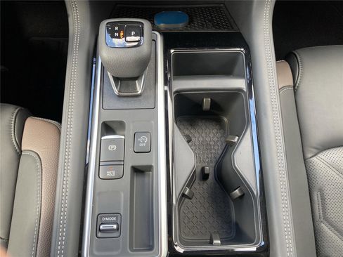 New 2026 Nissan Pathfinder Platinum image 15