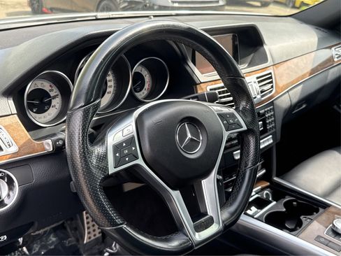 Used 2014 Mercedes-Benz E 350 4MATIC Sedan image 16
