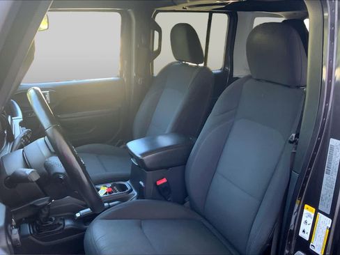 Used 2018 Jeep Wrangler Unlimited Sport S AWD/4WD image 8