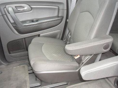 Used 2009 Chevrolet Traverse LT FWD image 15