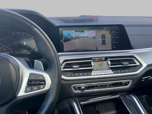 Certified 2022 BMW X6 xDrive40i w/ M Sport Package AWD/4WD image 6