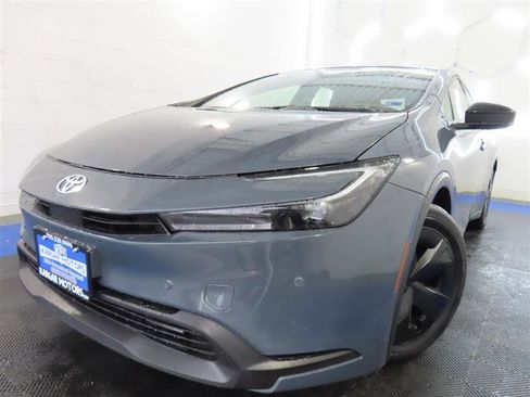 Used 2024 Toyota Prius LE FWD image 1