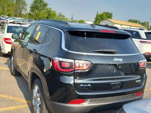 Used 2023 Jeep Compass Latitude AWD/4WD image 2