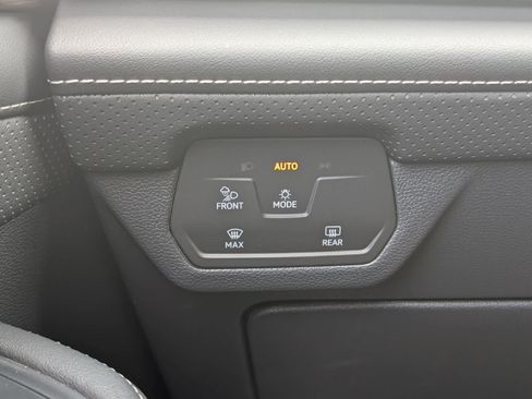 Used 2025 Volkswagen Atlas SEL Premium R-Line AWD/4WD image 29
