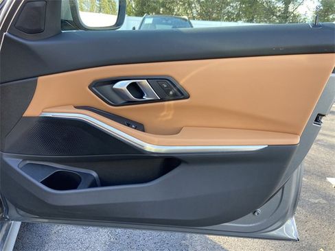 Used 2025 BMW 330i xDrive Sedan w/ Convenience Package image 25