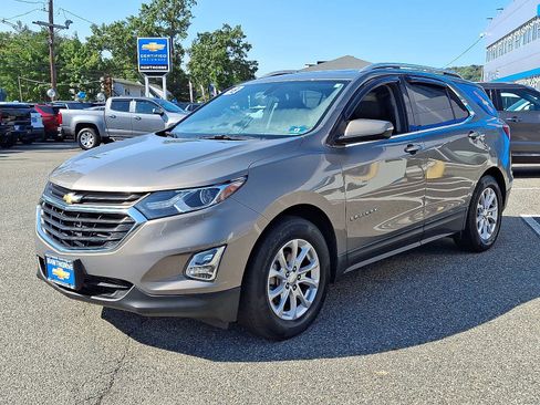 Used 2018 Chevrolet Equinox LT w/ Sun & Infotainment Package image 3