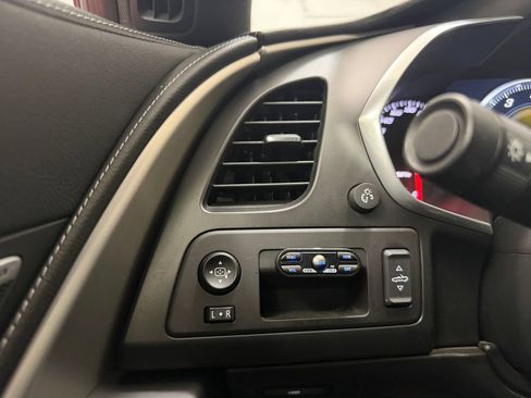 Used 2016 Chevrolet Corvette Stingray Convertible RWD image 25