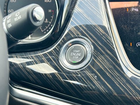 Used 2024 Cadillac XT6 Premium Luxury FWD image 38