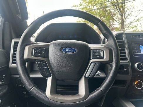 Used 2018 Ford Expedition XLT AWD/4WD image 7
