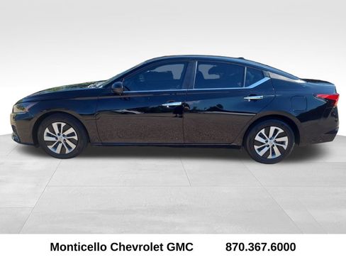 Used 2025 Nissan Altima 2.5 S FWD image 4