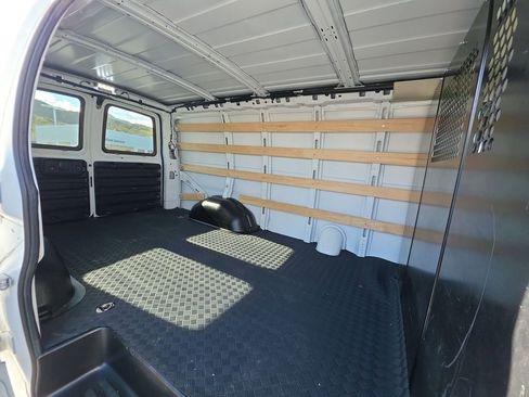 Used 2023 GMC Savana 2500 Work Van w/ Driver Convenience Package image 19