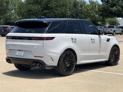 Used 2024 Land Rover Range Rover Sport AWD/4WD image 4