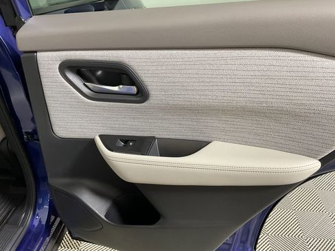 Used 2023 Nissan Rogue SV image 21