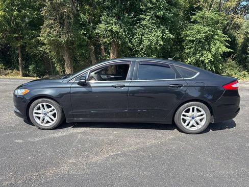 Used 2015 Ford Fusion SE FWD image 8