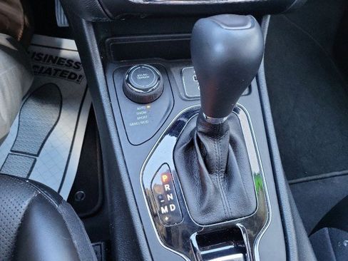 Used 2022 Jeep Cherokee Limited AWD/4WD image 14