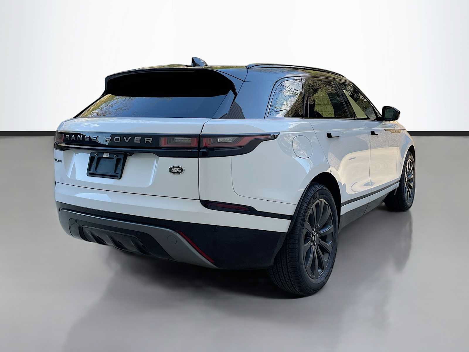 Certified 2022 Land Rover Range Rover Velar R-Dynamic S AWD/4WD image 3