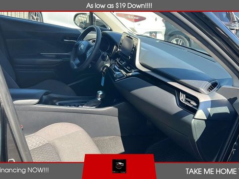Used 2021 Toyota C-HR LE FWD image 8
