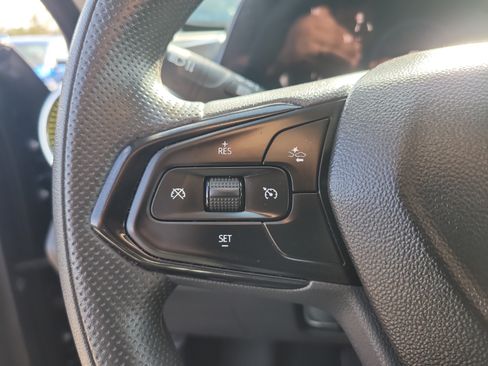 Used 2024 Chevrolet Trax LT FWD image 27