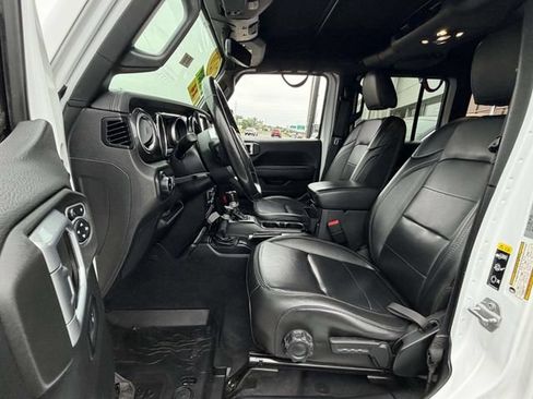 Used 2020 Jeep Wrangler Unlimited Sahara AWD/4WD image 9