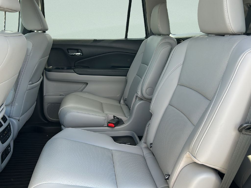 Used 2020 Honda Pilot Elite image 13