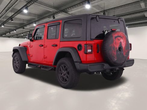 Used 2024 Jeep Wrangler Unlimited Sport AWD/4WD image 3