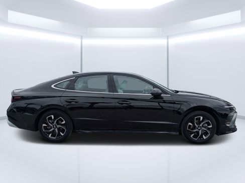 Certified 2024 Hyundai Sonata SEL FWD image 2
